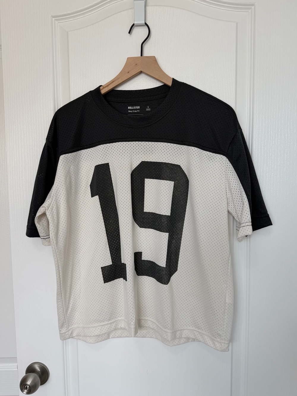 Men’s Hollister Boxy Crop Fit Jersey Small